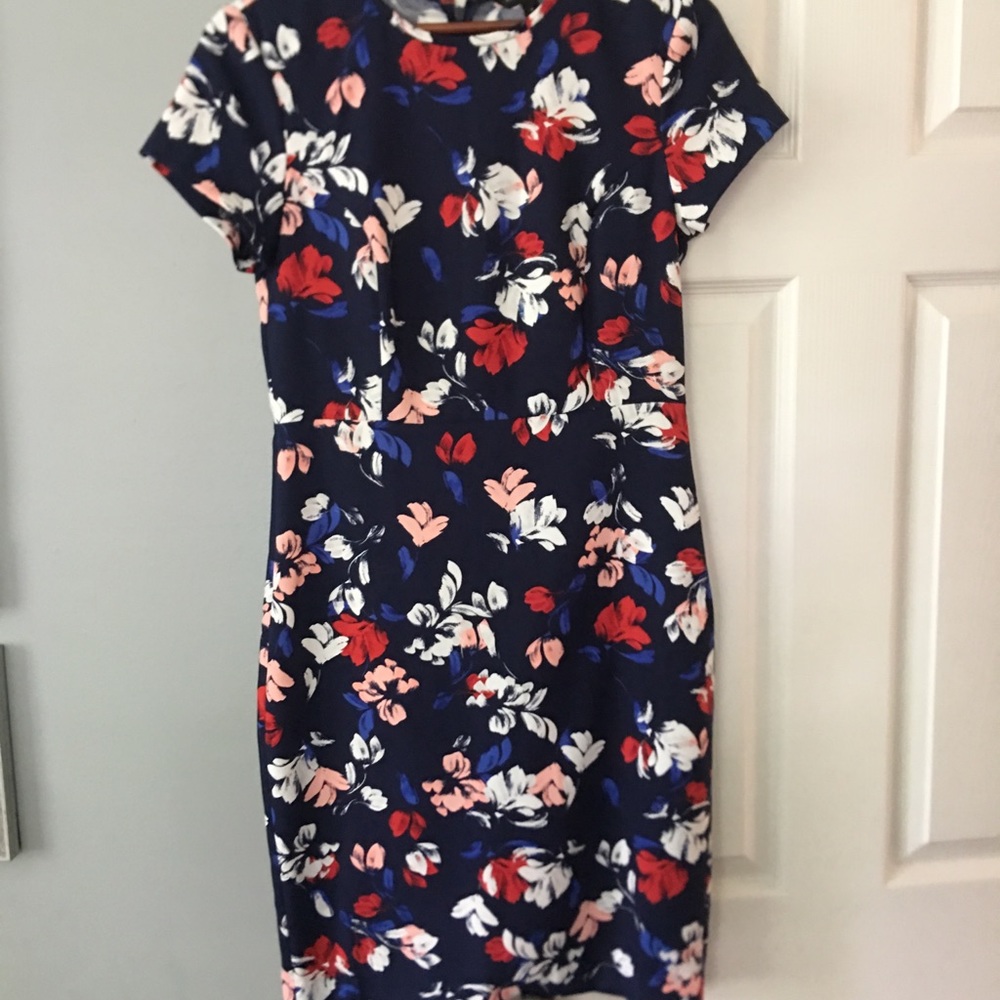 Floral shift dress